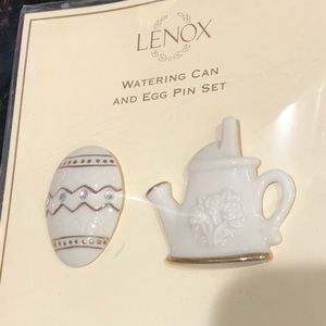 Pins to wear on clothes